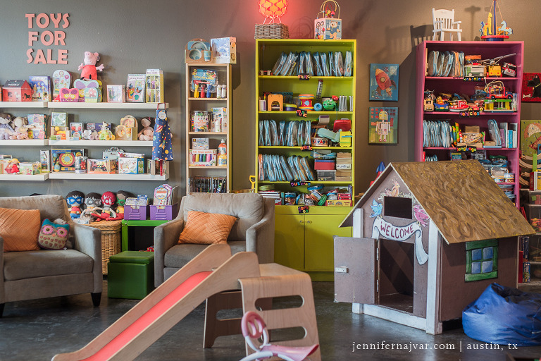 Jennifer-Najvar-Photography-Austin-Toybrary-021-webWM