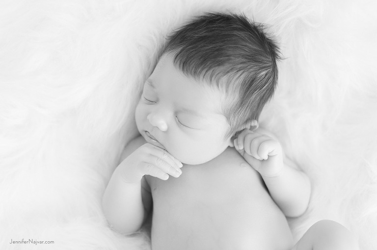 austin-newborn-photography-by-jennifer-najvar-331-webWM-1200-BW