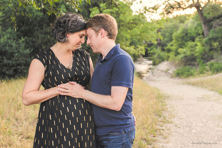 jennifer-najvar-austin-maternity-photography-115-webWM-1000