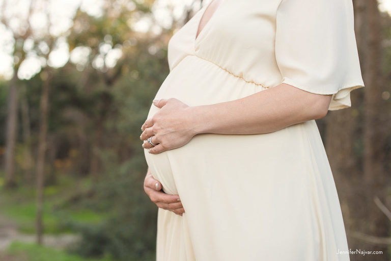 pregnant belly photo outdoors