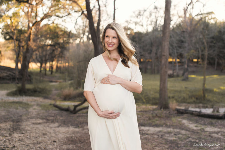 Breathtaking Outdoor Maternity Portrait Session Mika James